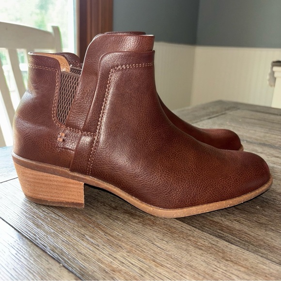 boc Shoes - BOC  Ankle Boots Sz 9.5 new